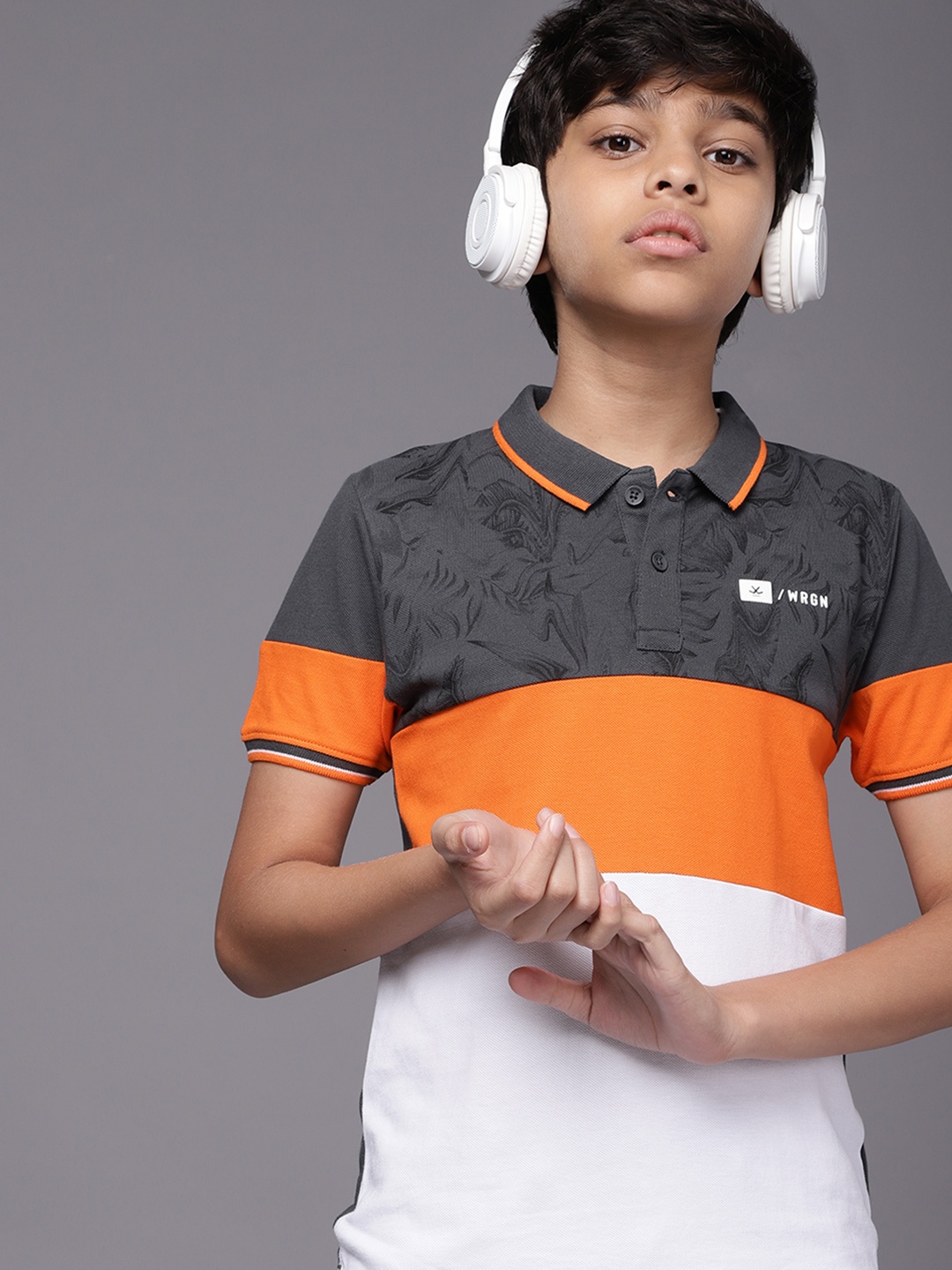

WROGN YOUTH Boys Dark Grey & White Colourblocked Polo Collar Pure Cotton Slim Fit T-shirt