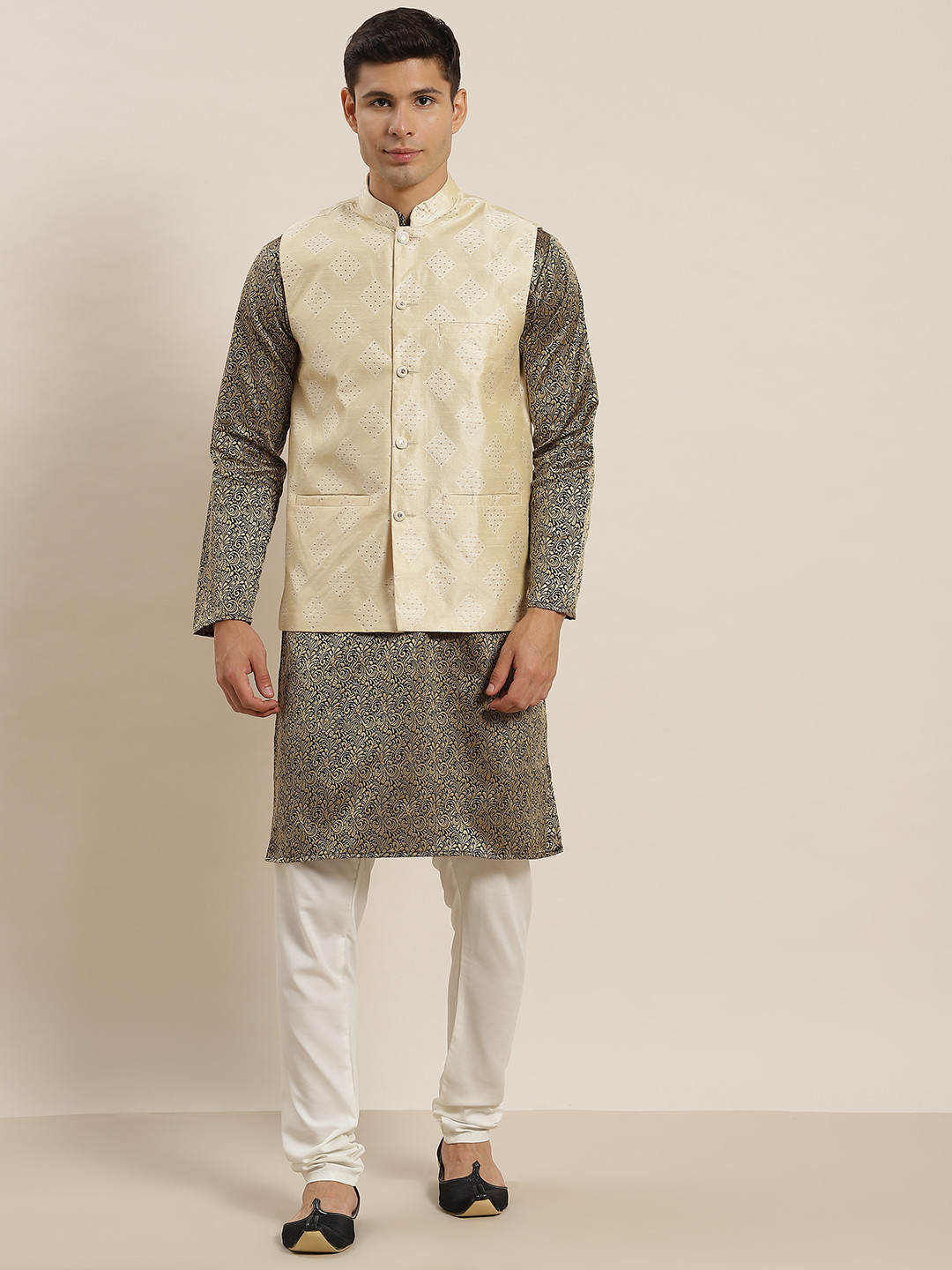 

SOJANYA Men Black Ethnic Motifs Kurta with Churidar & Nehru Jacket