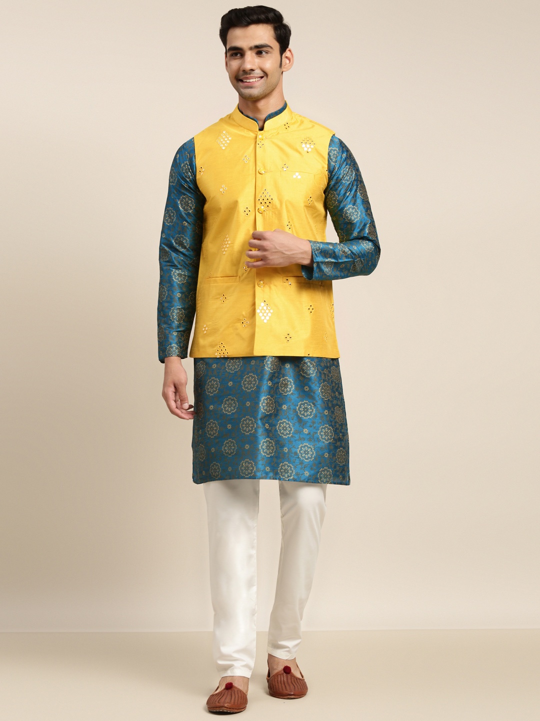 

SOJANYA Men Blue Ethnic Motifs Printed Kurta & Churidar Comes with a Nehru Jacket