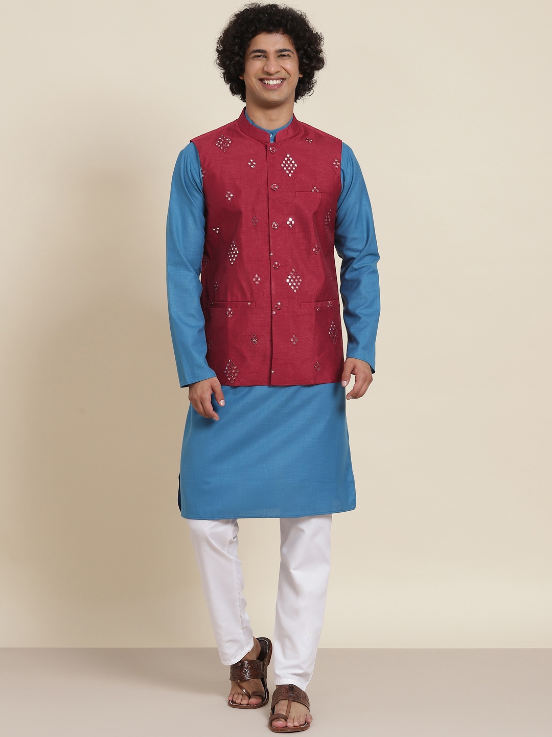 

SOJANYA Men Blue Pure Cotton Kurta with Pyjamas & Nehru Jacket