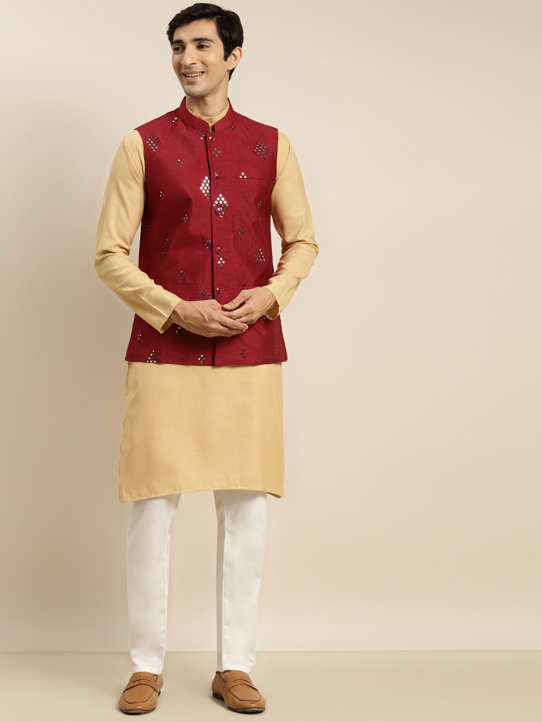 

SOJANYA Men Gold-Toned Mirror Work Pure Cotton Kurta with Churidar & Nehru Jacket
