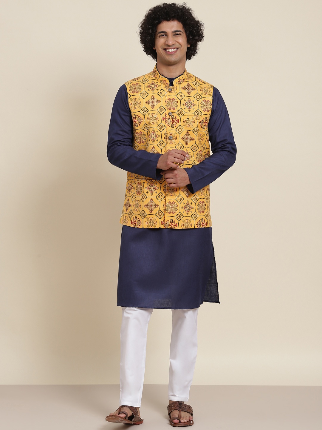 

SOJANYA Men Blue Pure Cotton Kurta with Pyjamas & Nehru Jacket