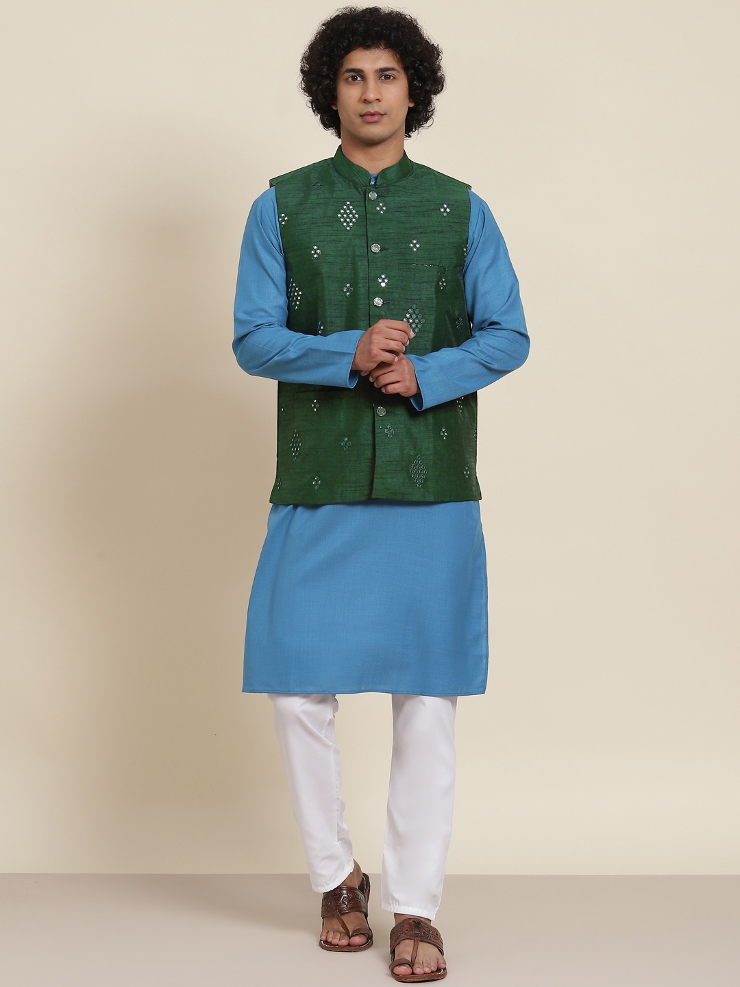 

SOJANYA Men Blue Pure Cotton Kurta with Pyjamas & Nehru Jacket