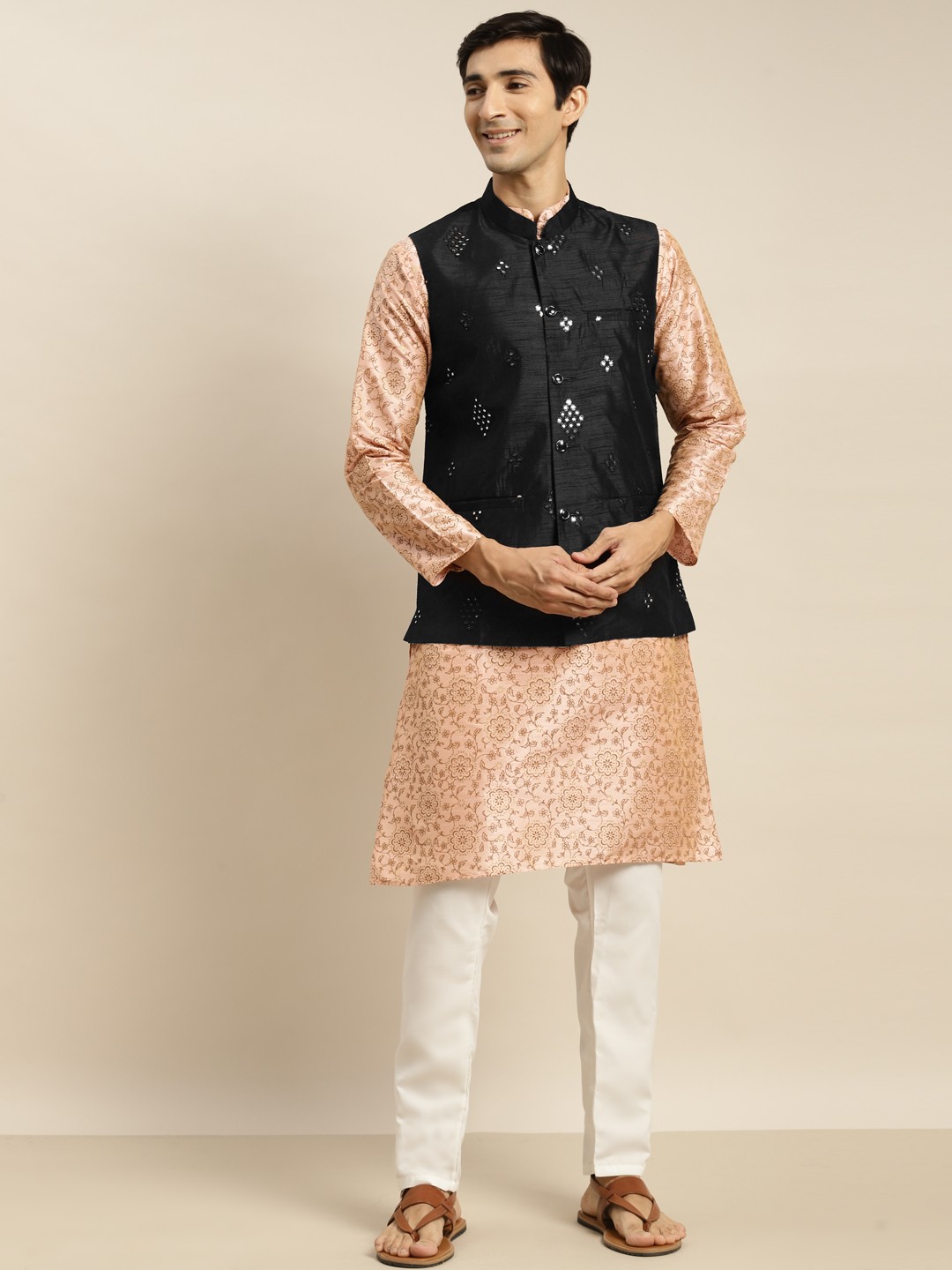 

SOJANYA Men Pink Ethnic Motifs Printed Kurta & Churidar Comes with a Nehru Jacket