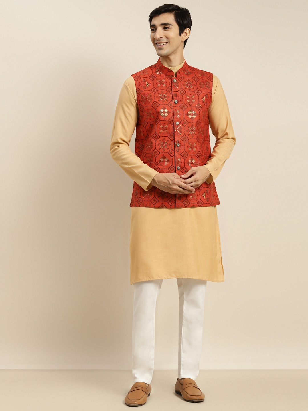 

SOJANYA Men Gold Pure Cotton Kurta with Churidar & Nehru Jacket