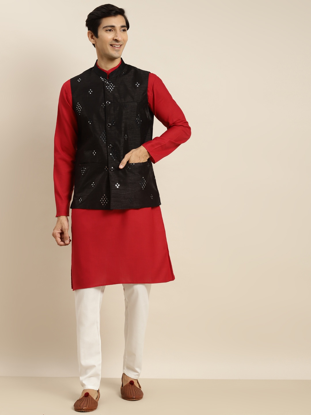 

SOJANYA Men Red Mirror Work Pure Cotton Kurta with Churidar & Nehru Jacket