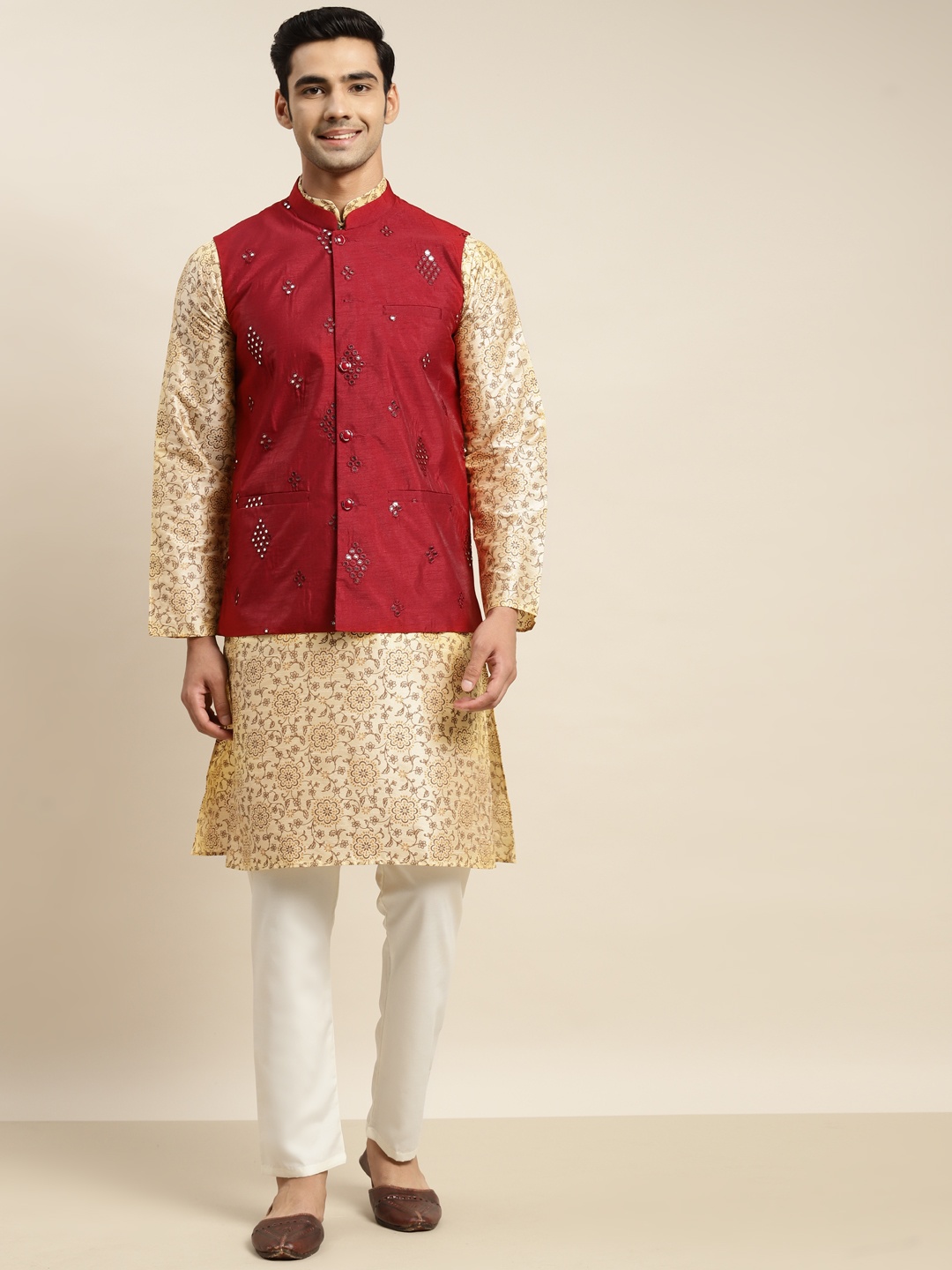 

SOJANYA Men Beige Ethnic Motifs Printed Kurta & Churidar Comes with a Nehru Jacket