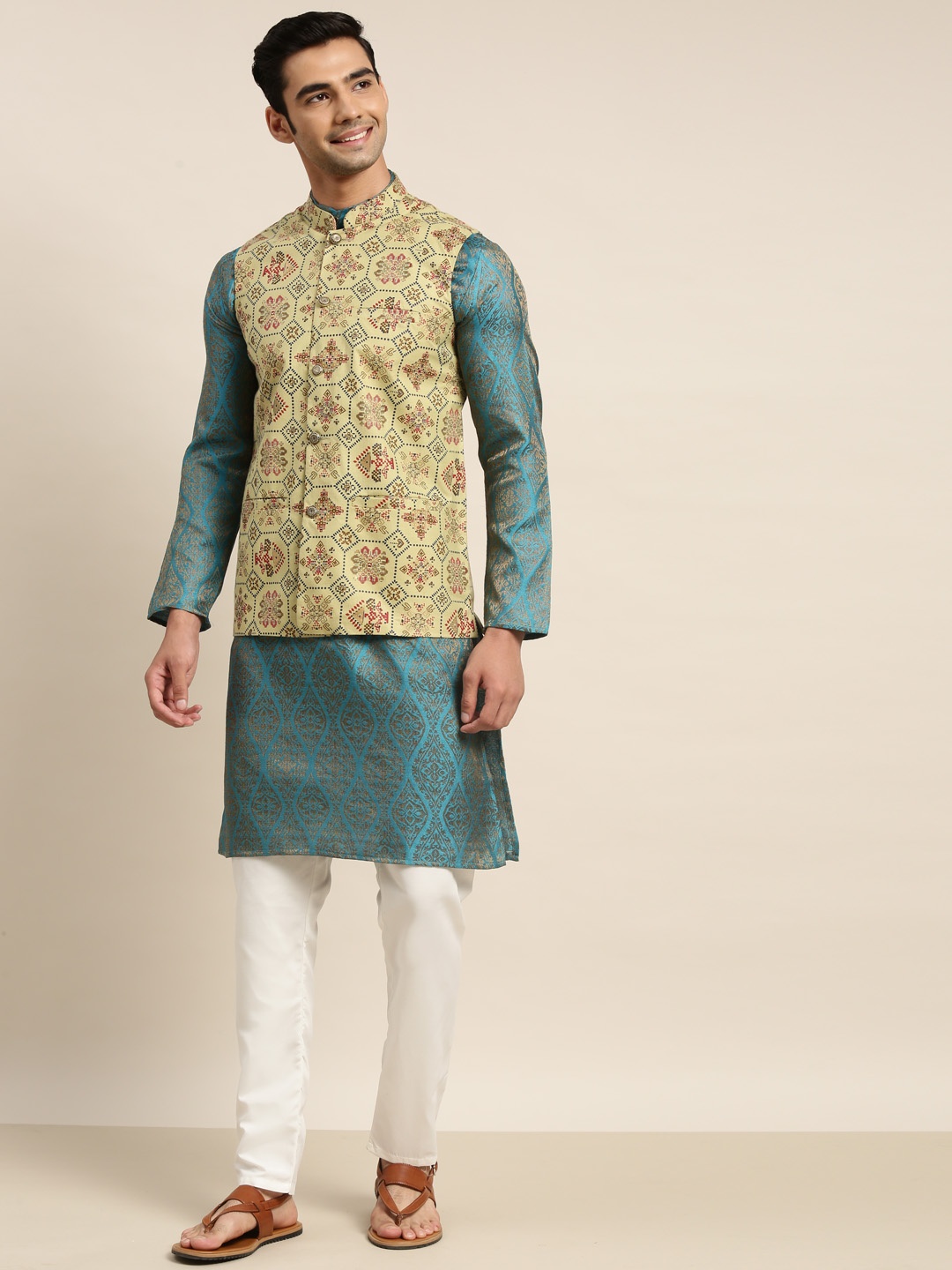 

SOJANYA Men Teal Ethnic Motifs Kurta with Churidar & Nehru Jacket