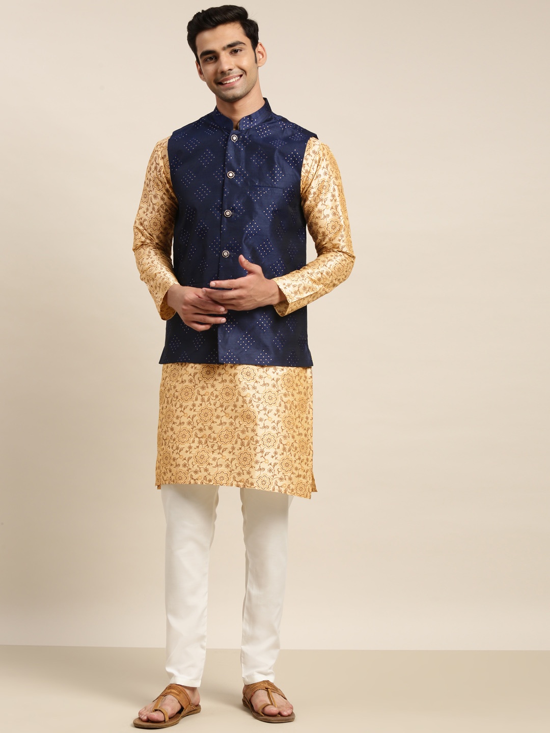 

SOJANYA Men Beige Floral Printed Kurta with Churidar & Nehru Jacket