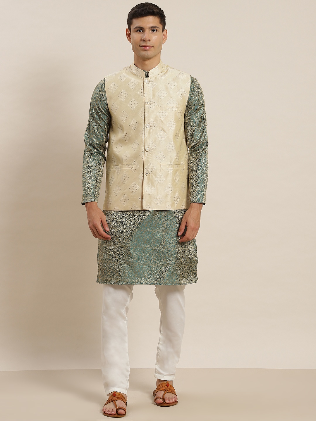 

SOJANYA Men Green Ethnic Motifs Kurta with Pyjamas & Nehru Jacket