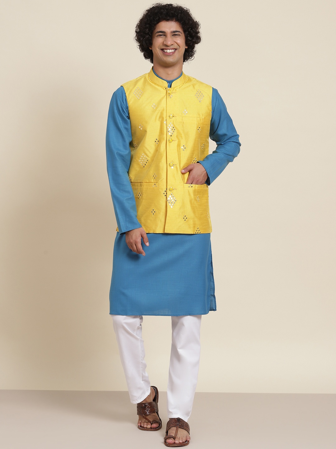 

SOJANYA Men Blue Pure Cotton Kurta with Pyjamas & Nehru Jacket