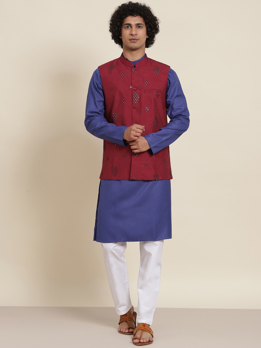 

SOJANYA Men Blue Pure Cotton Kurta with Pyjamas & Nehru Jacket