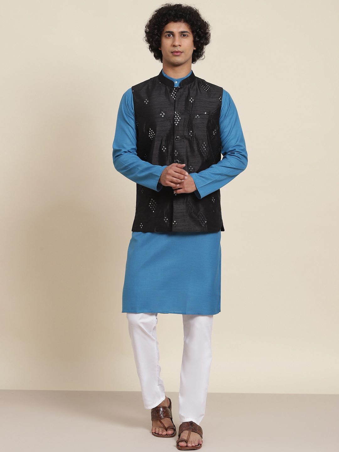 

SOJANYA Men Blue Pure Cotton Kurta with Pyjamas & Nehru Jacket