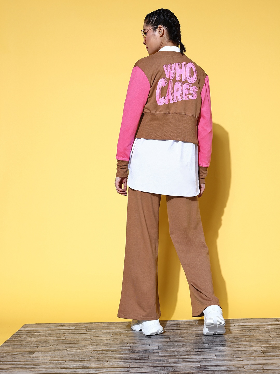 

SASSAFRAS Women Brown Printed Sweatshirt with Solid Trousers