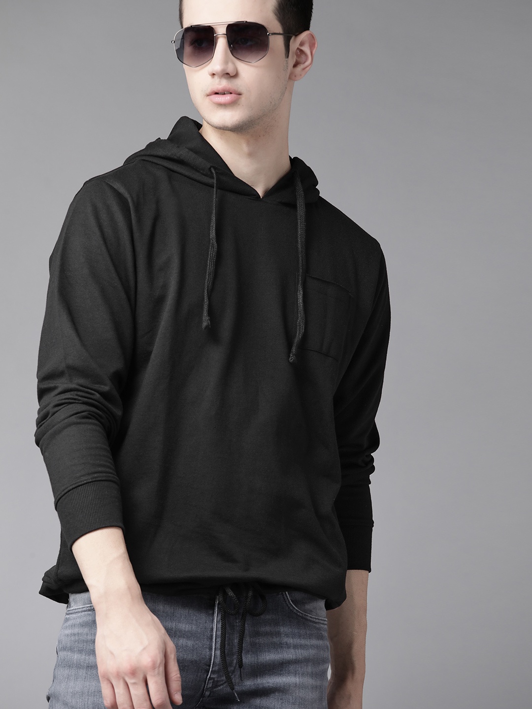 

Roadster Men Black Solid Hooded Sweatshirt