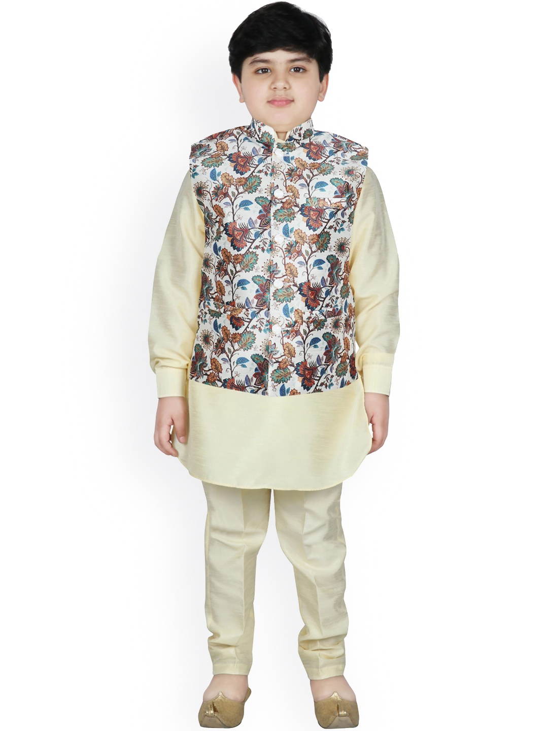 

SG YUVRAJ Boys Yellow Raw Silk Kurta with Pyjamas