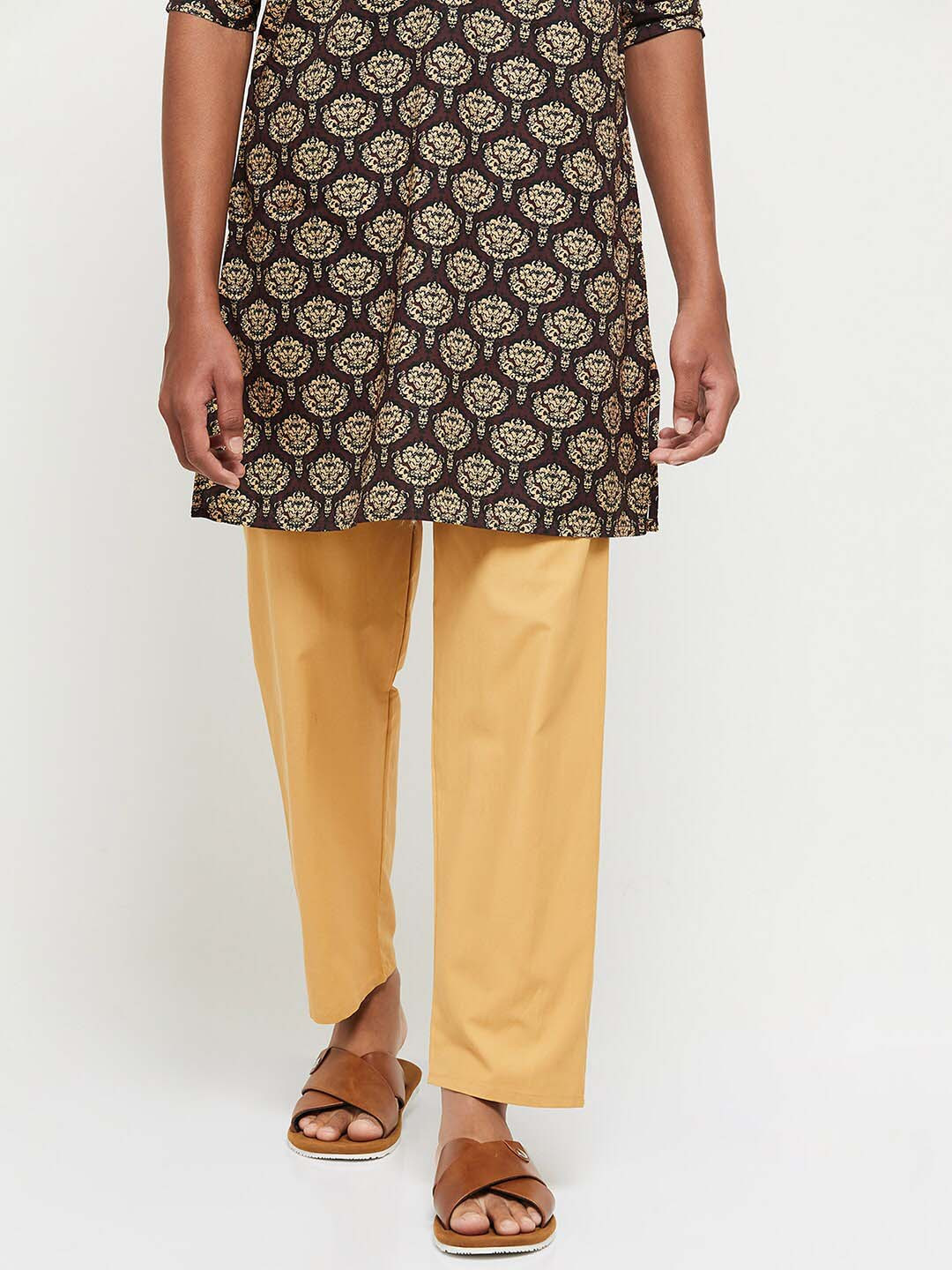 

max Boys Beige Solid Pyjama