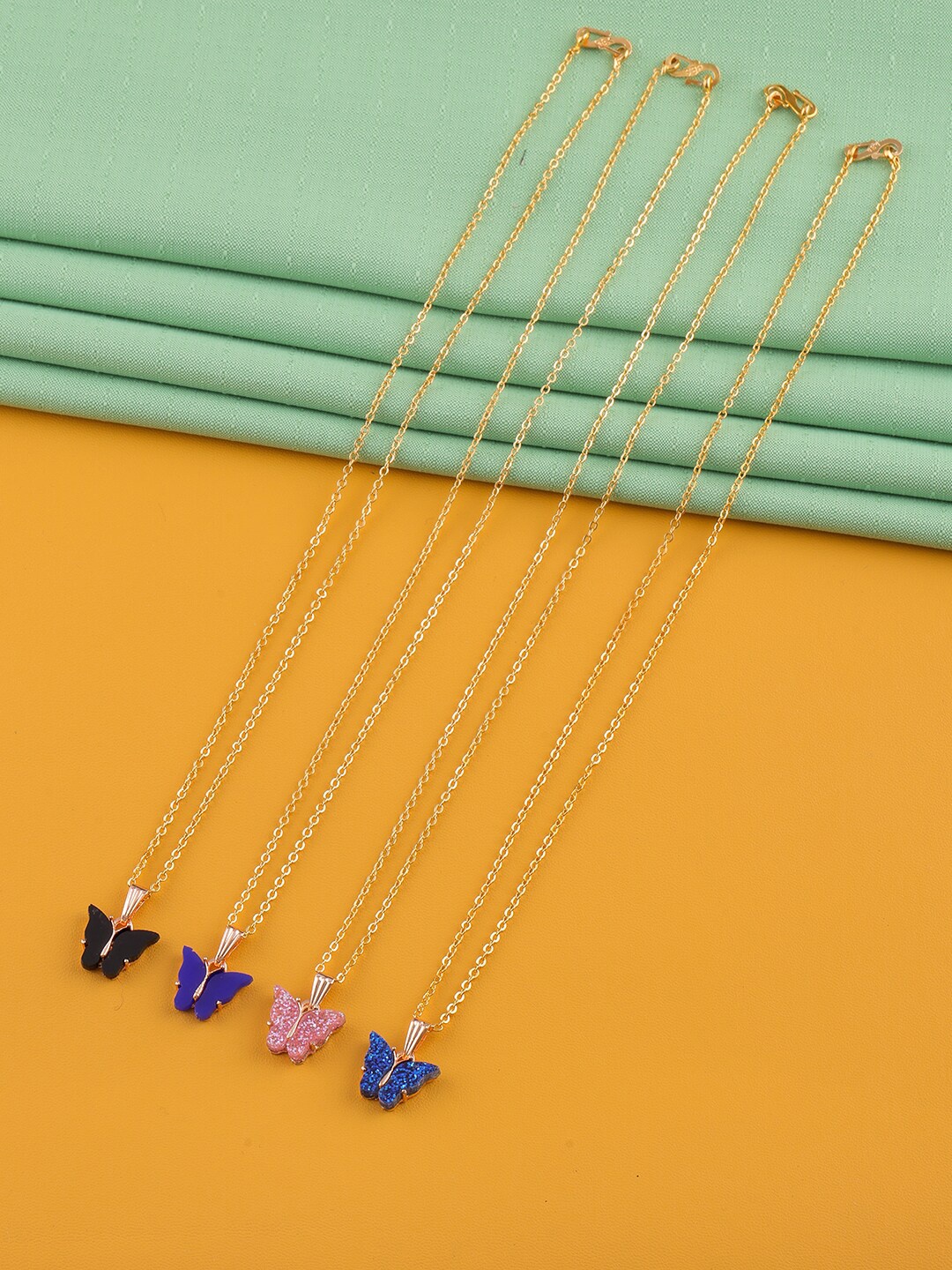 

Brandsoon Gold-Toned & Blue Brass Gold-Plated Antique Chain