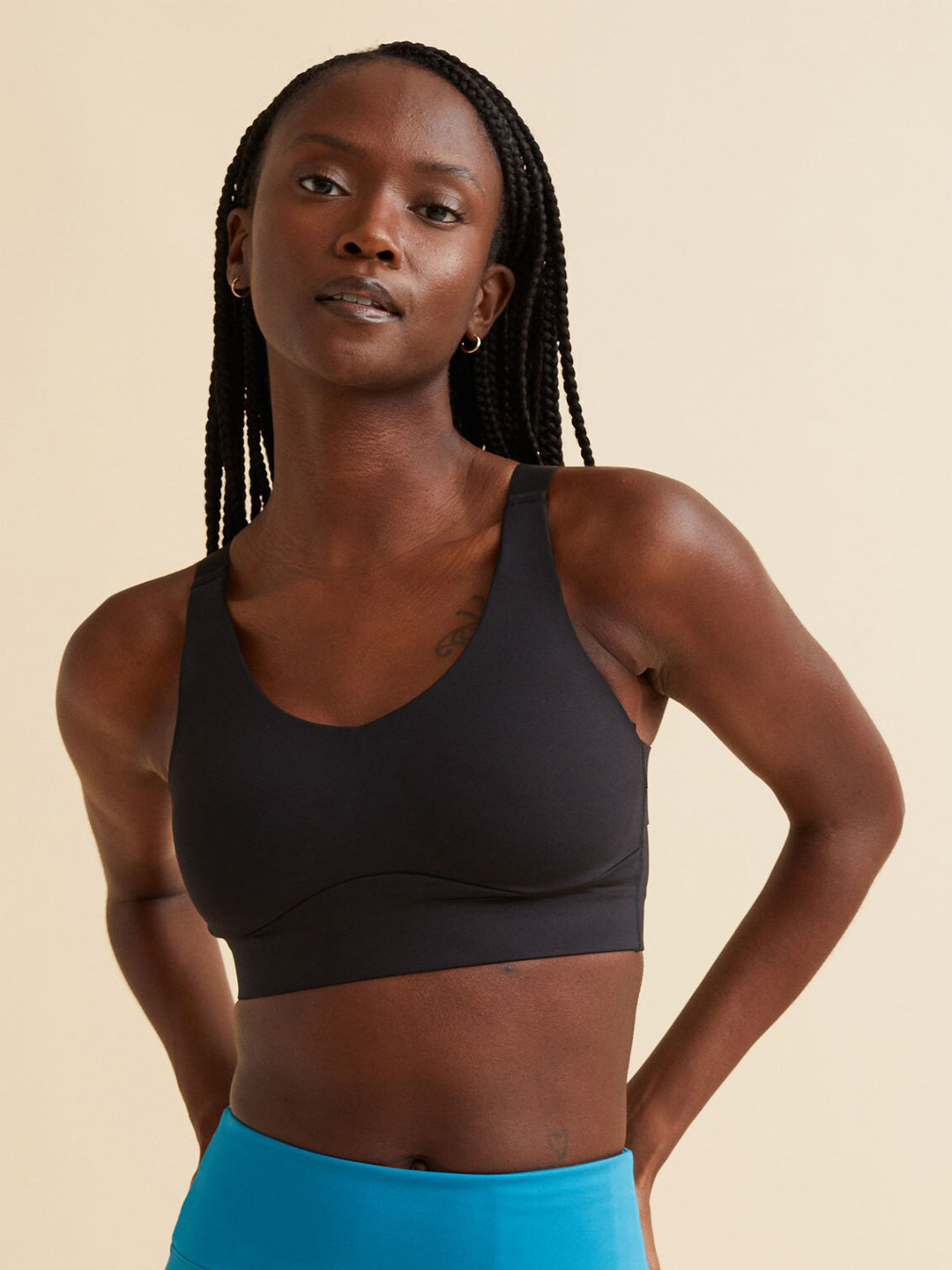 

H&M Black Medium Support Sports Bra 1091841001
