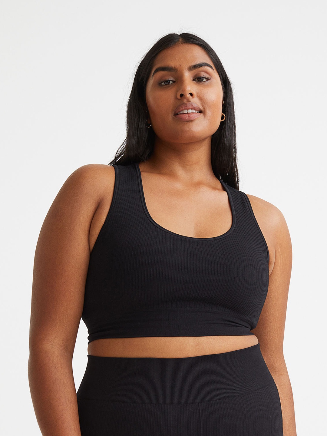 

H&M Plus-Size Black Workout Bra 1098909001-Black