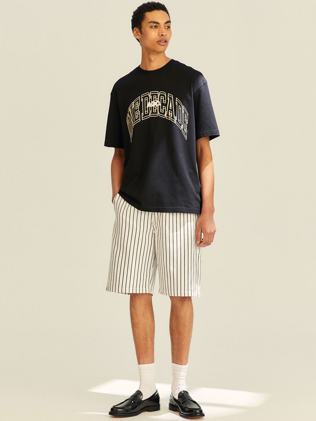 

H&M Men White Striped Relaxed Fit Cotton Twill Shorts