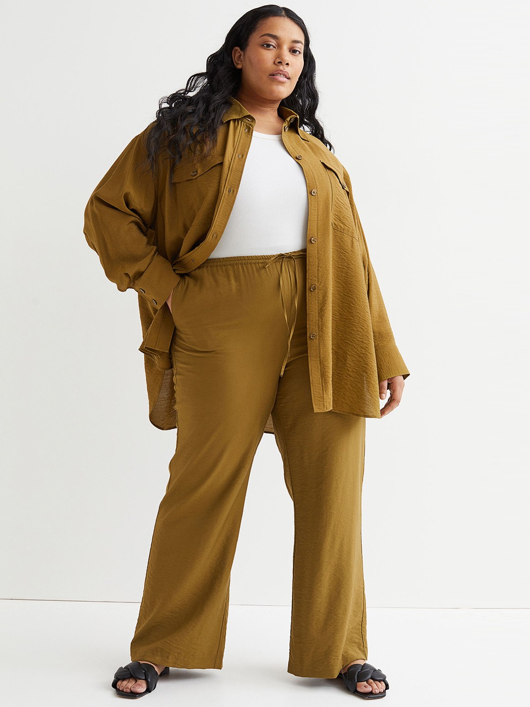 

H&M+ Plus Size Women Olive Green Wide Satin Trousers