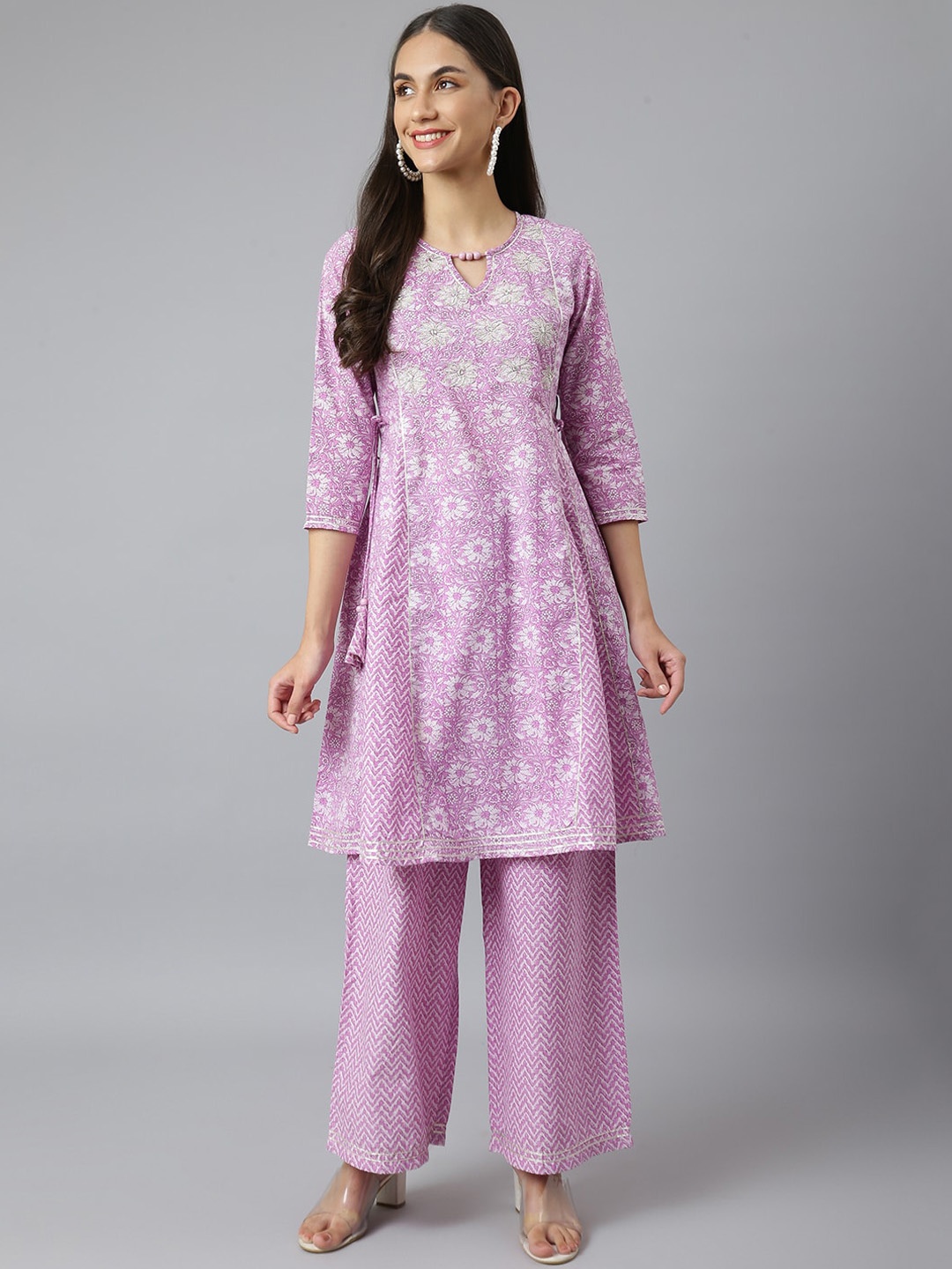 

Neemiya Women Lavender & White Floral Printed Pure Cotton Kurta with Palazzos