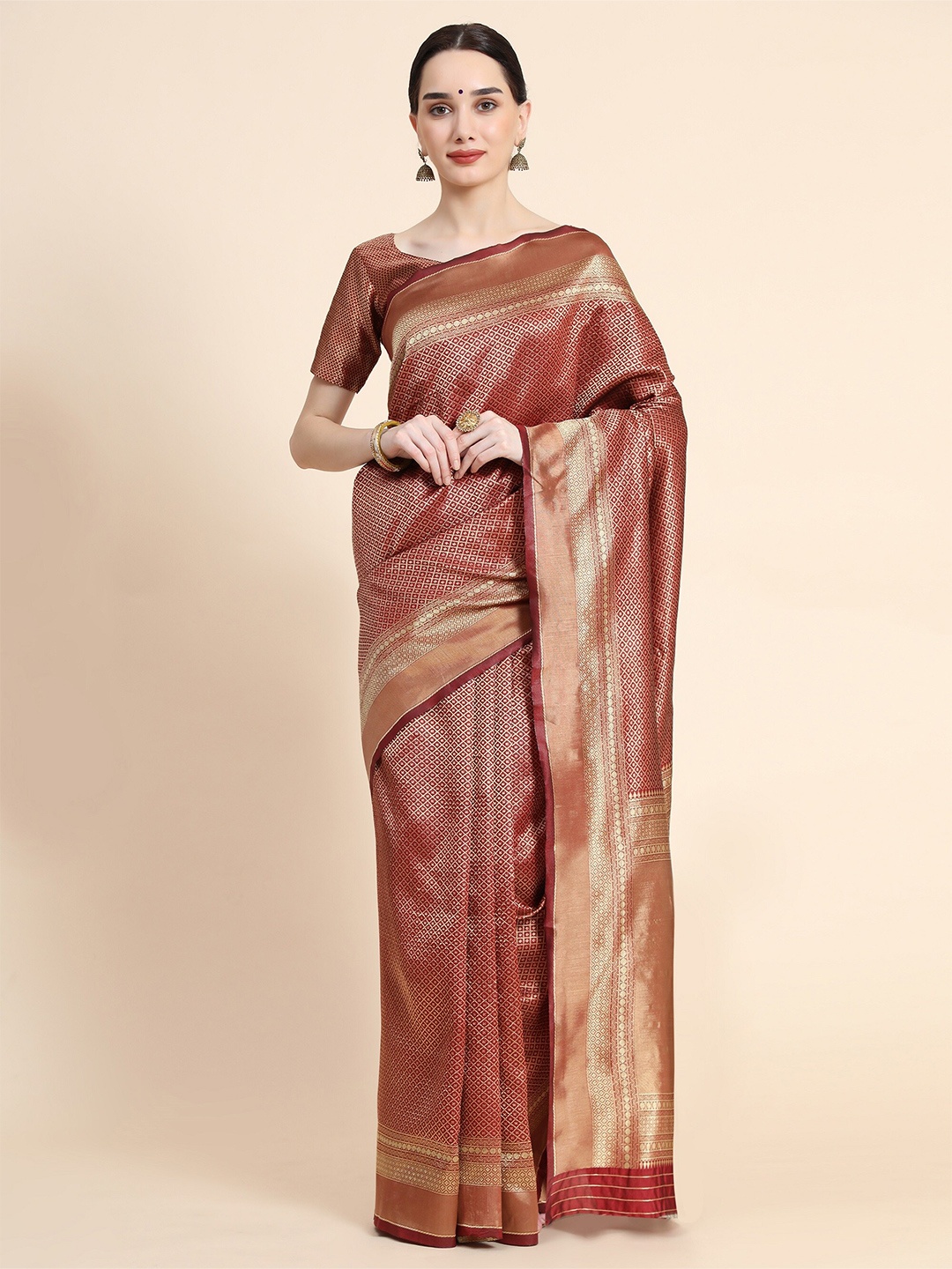 

AVANTIKA FASHION Women Maroon & Gold-Toned Woven Design Zari Pure Silk Kanjeevaram Saree