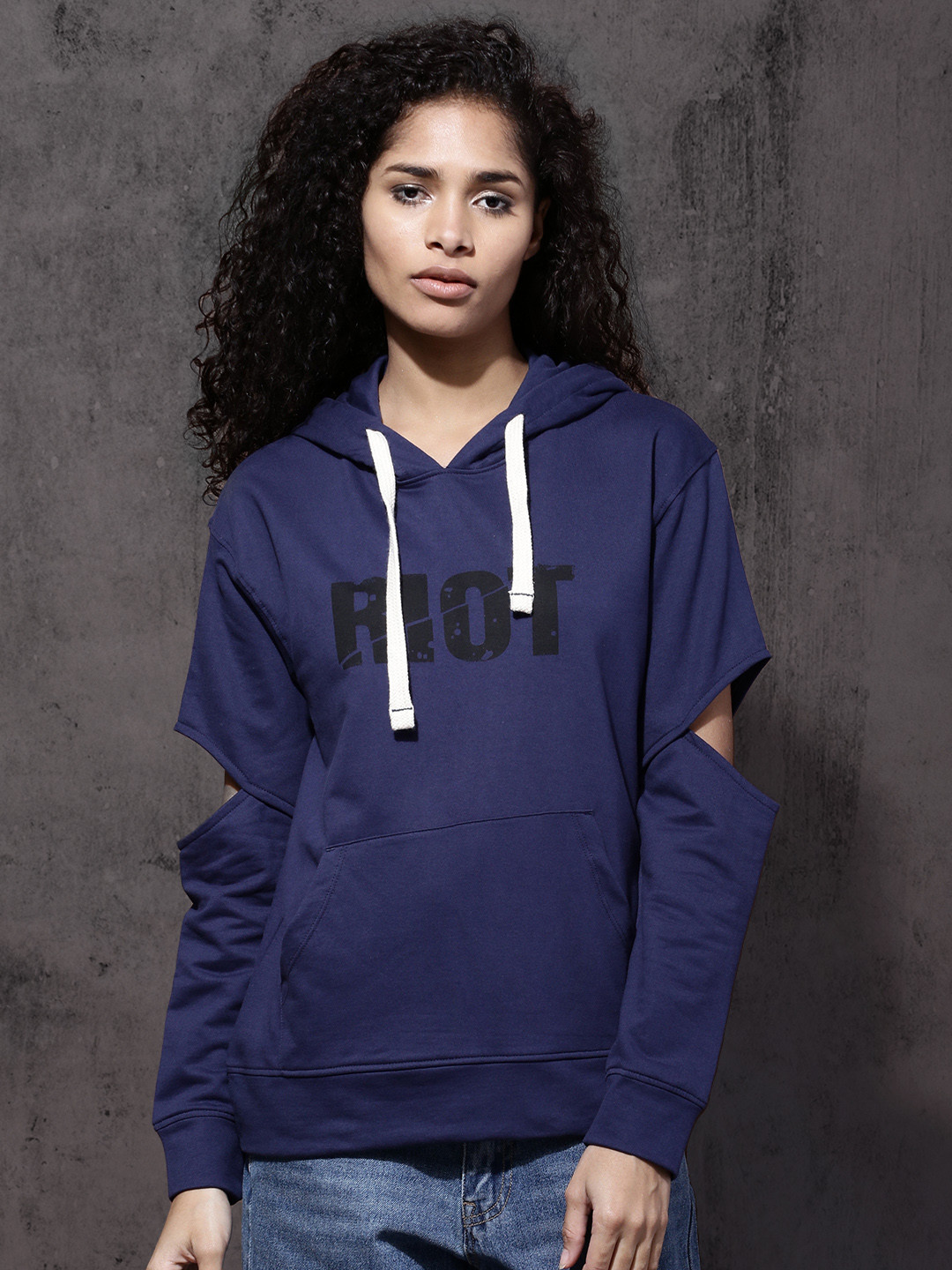 

Roadster Women Navy Printed Hooded Sweatshirt with Slash Sleeves, Navy blue
