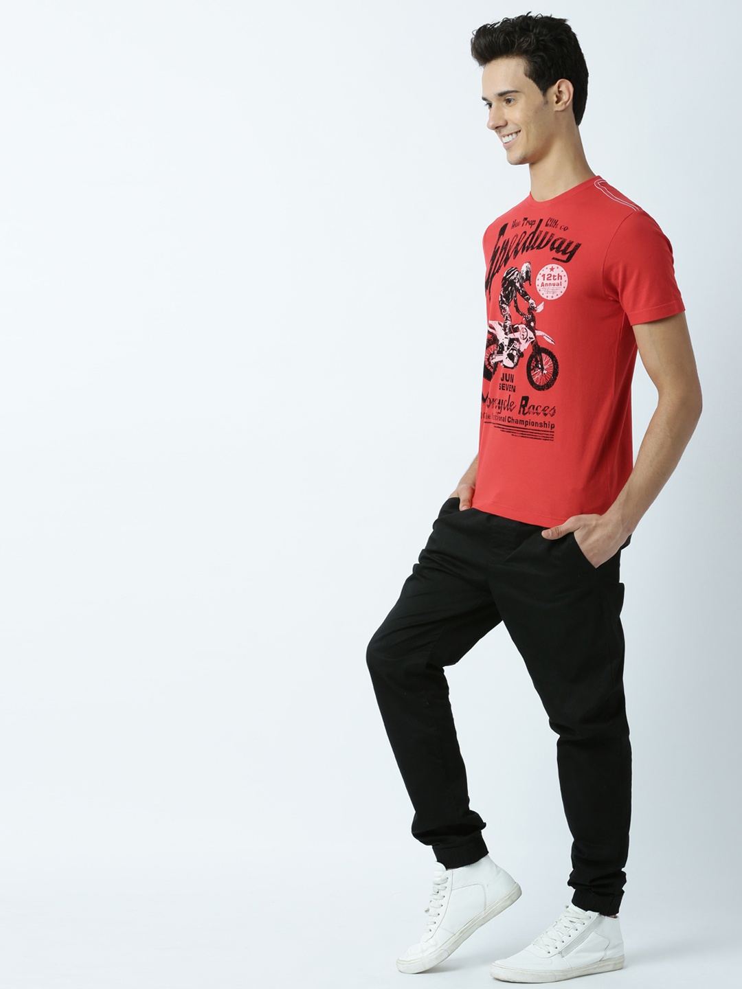 

Huetrap Men Red Printed Round Neck T-shirt