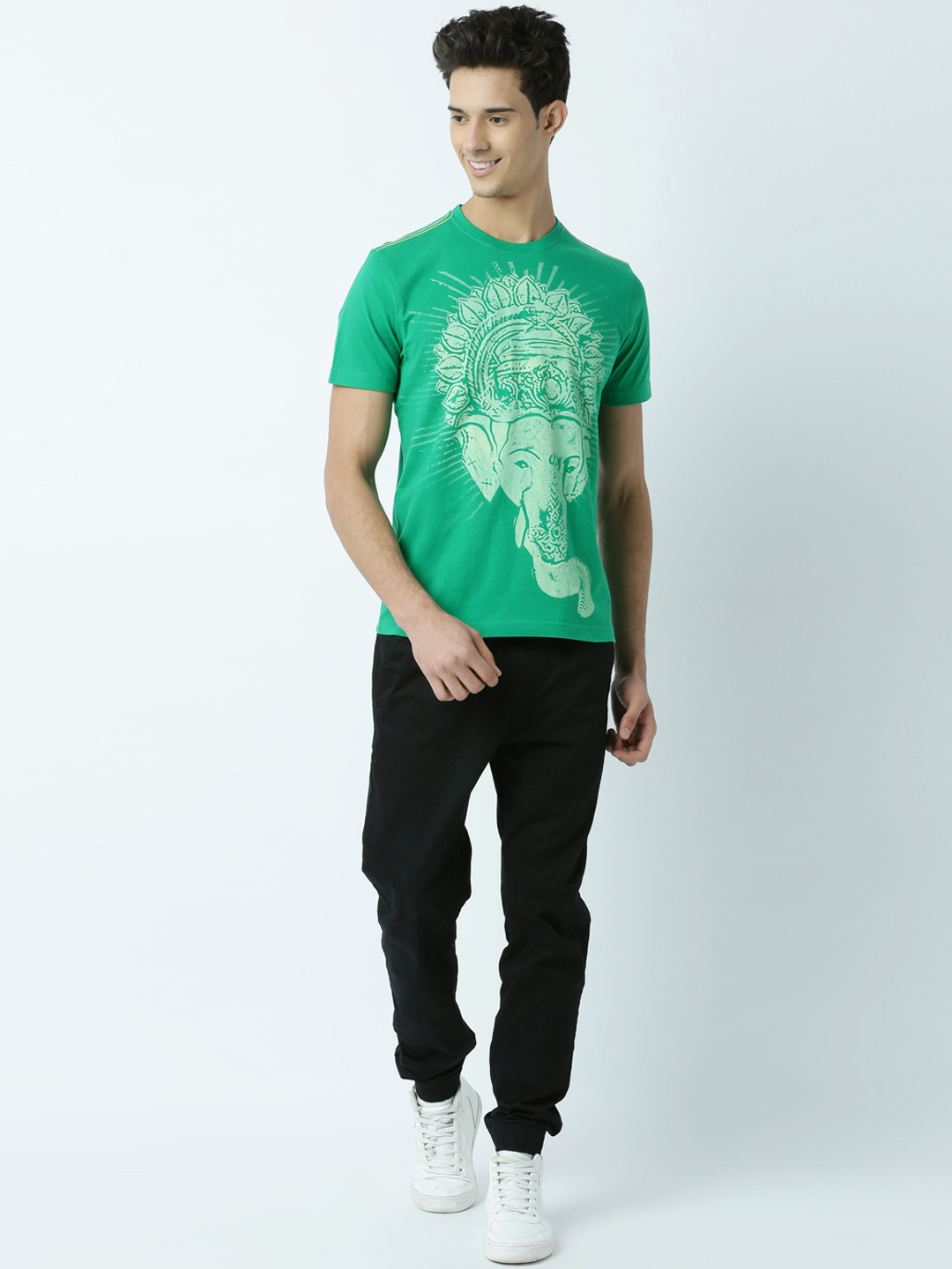 

Huetrap Men Green Printed Round Neck T-shirt