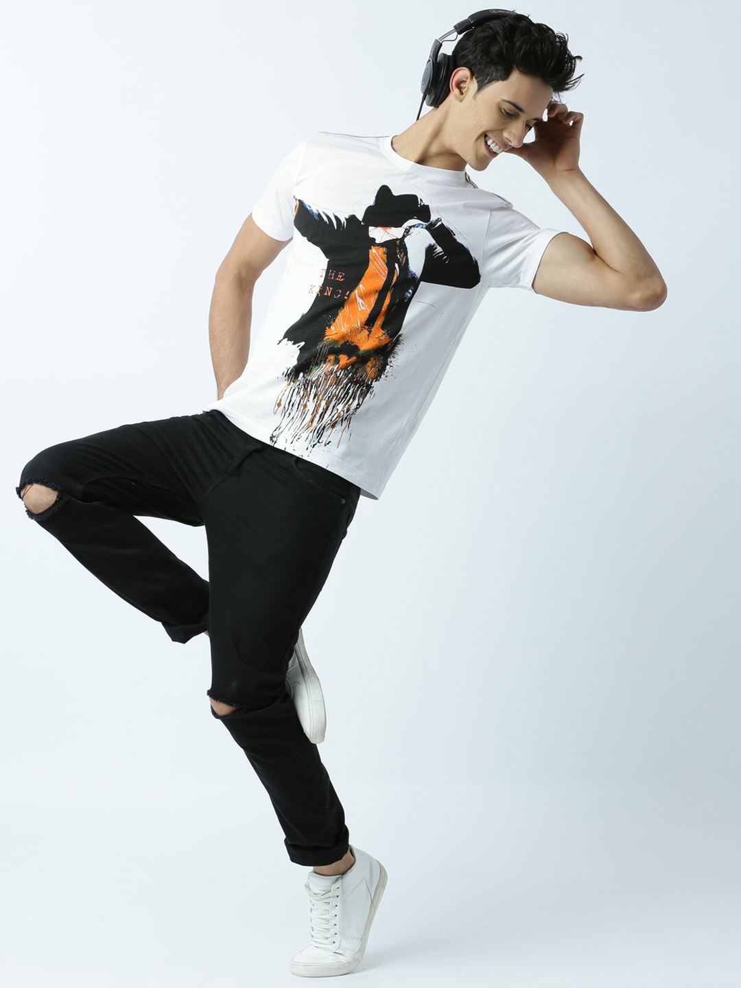 

Huetrap Men White Printed Round Neck T-shirt