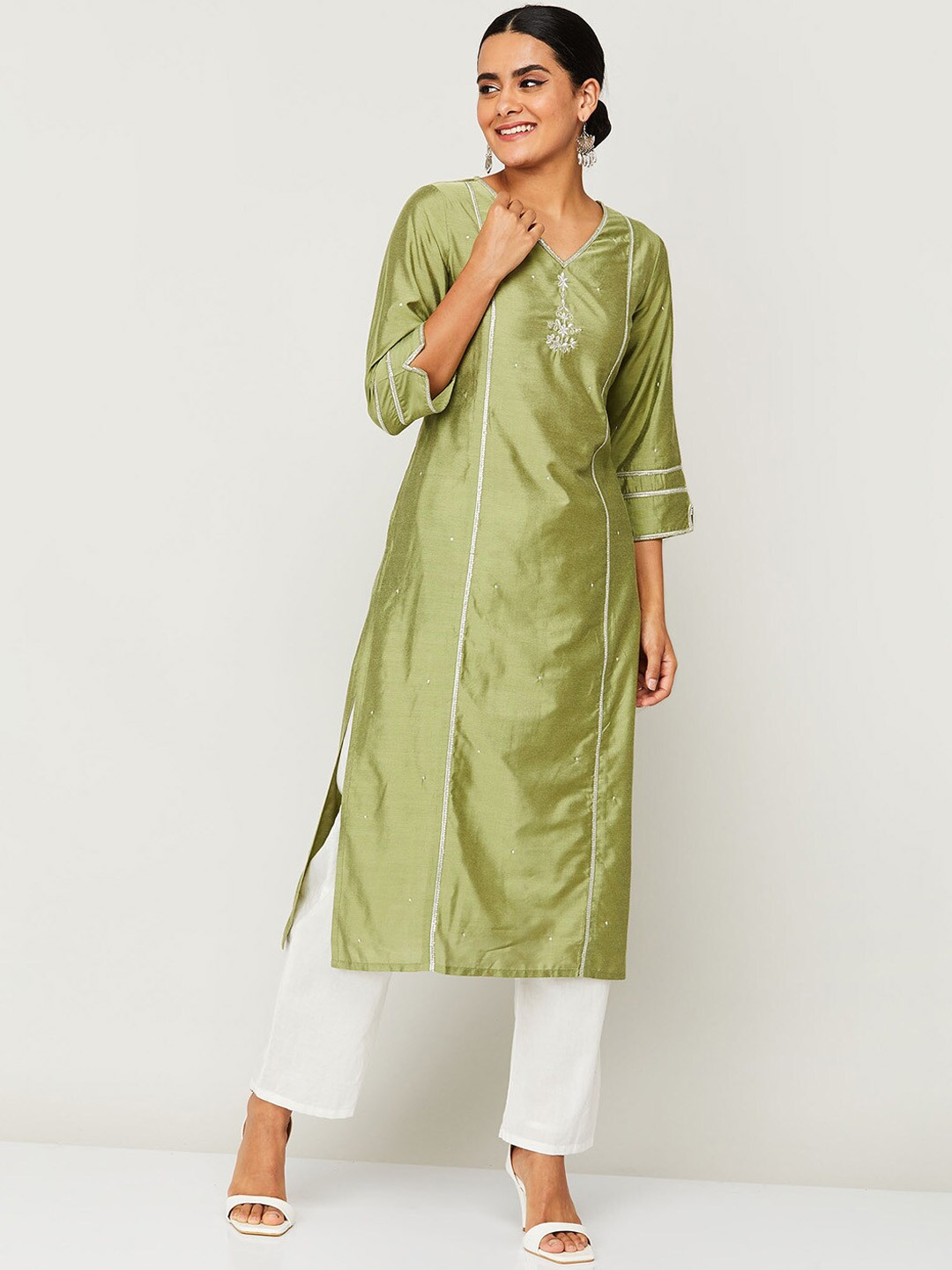 

Melange by Lifestyle Women Green Yoke Design Thread Work Kurta