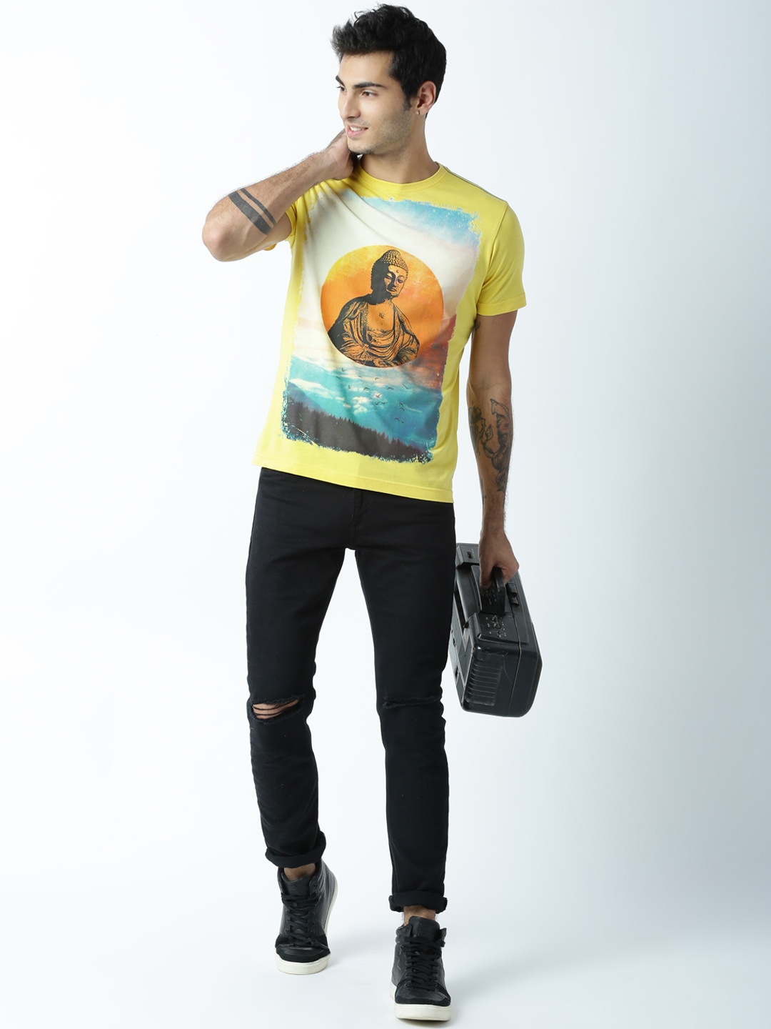 

Huetrap Men Yellow Printed Round Neck T-shirt