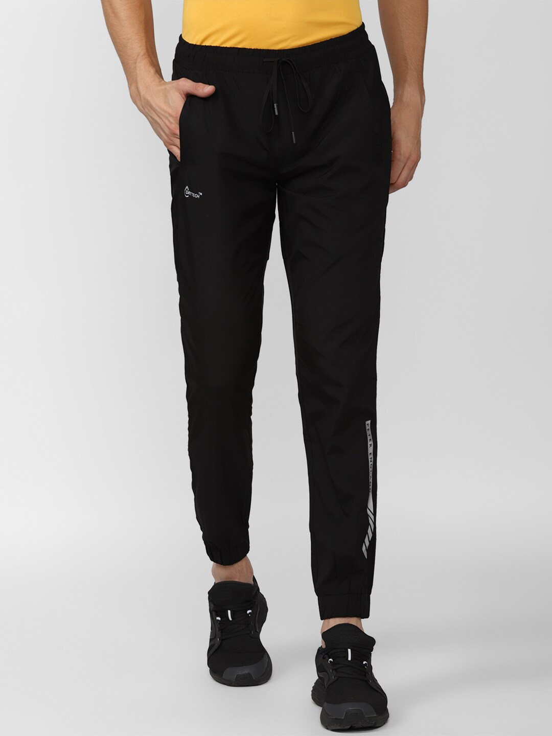 

Peter England Casuals Men Black Solid Track Pant