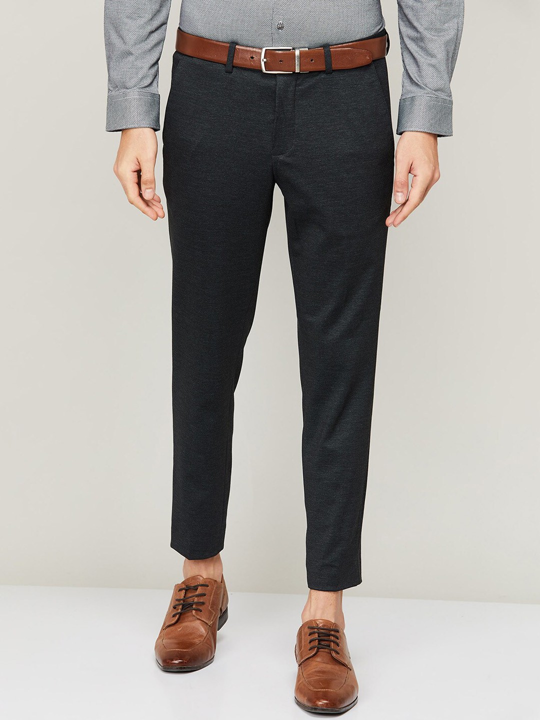 

CODE by Lifestyle Men Olive Green Tapered Fit Trousers