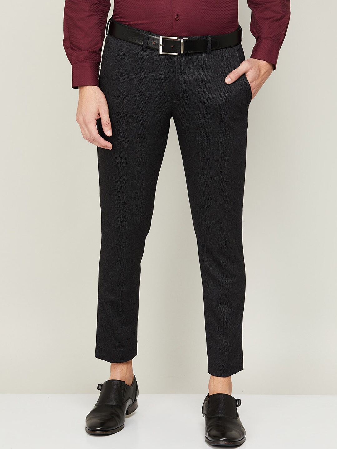 

CODE by Lifestyle Men Charcoal Solid Lycra Tapered Fit Trousers