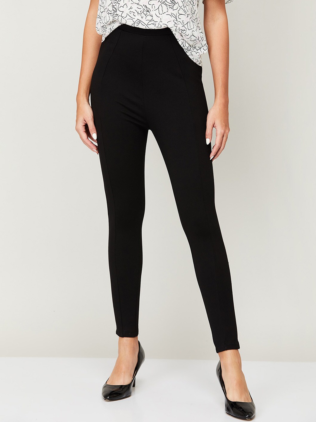 

Ginger by Lifestyle Women Black Trousers