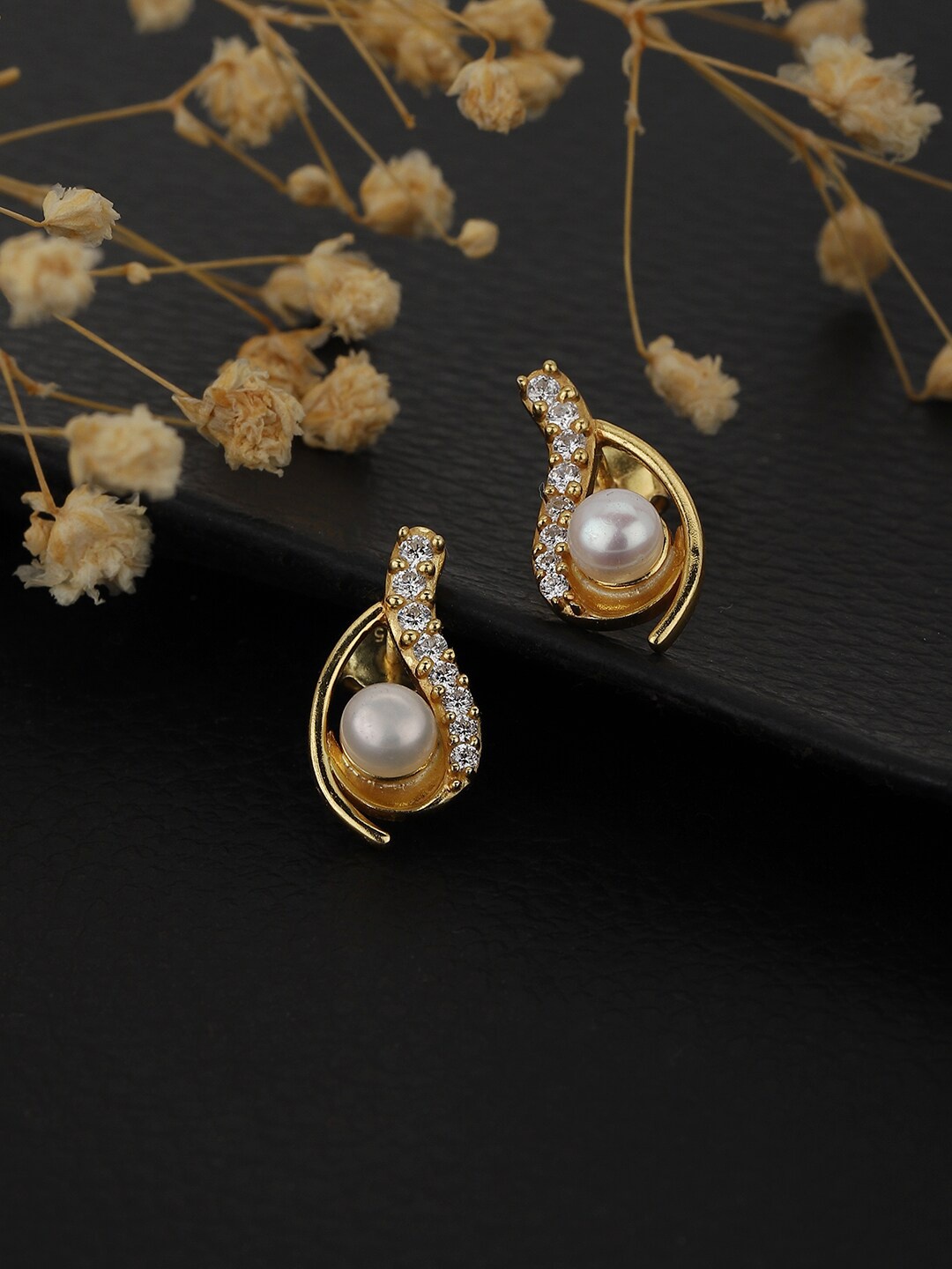 

VANBELLE Gold-Toned Oval Studs Earrings