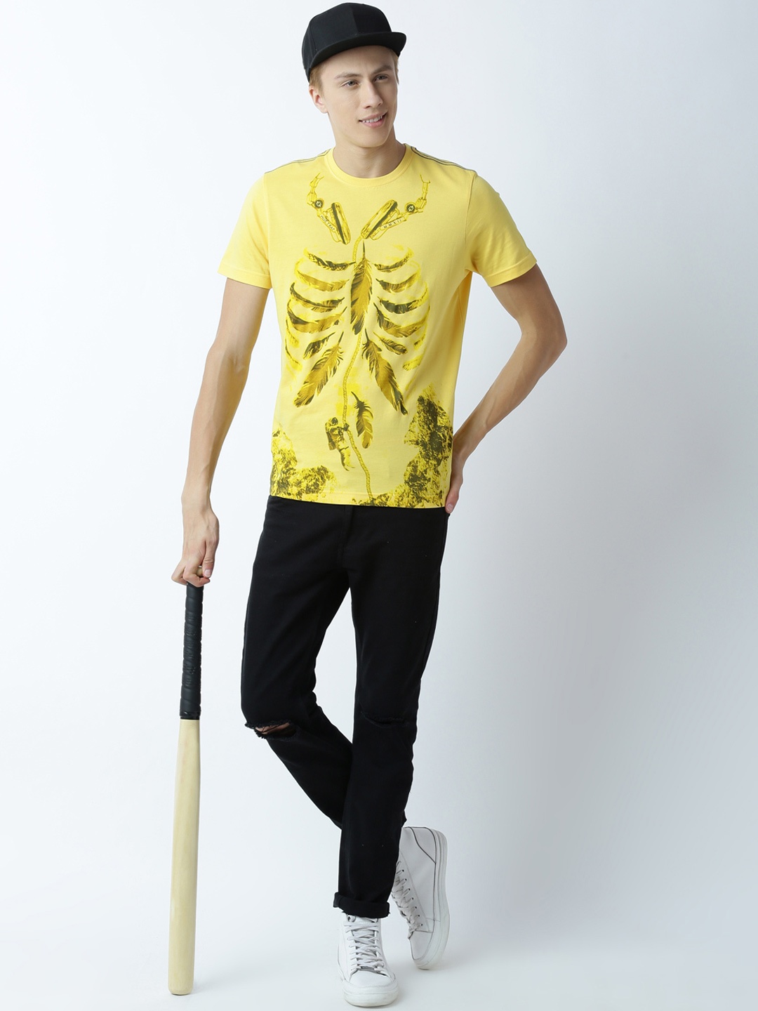 

Huetrap Men Yellow Printed Round Neck T-shirt