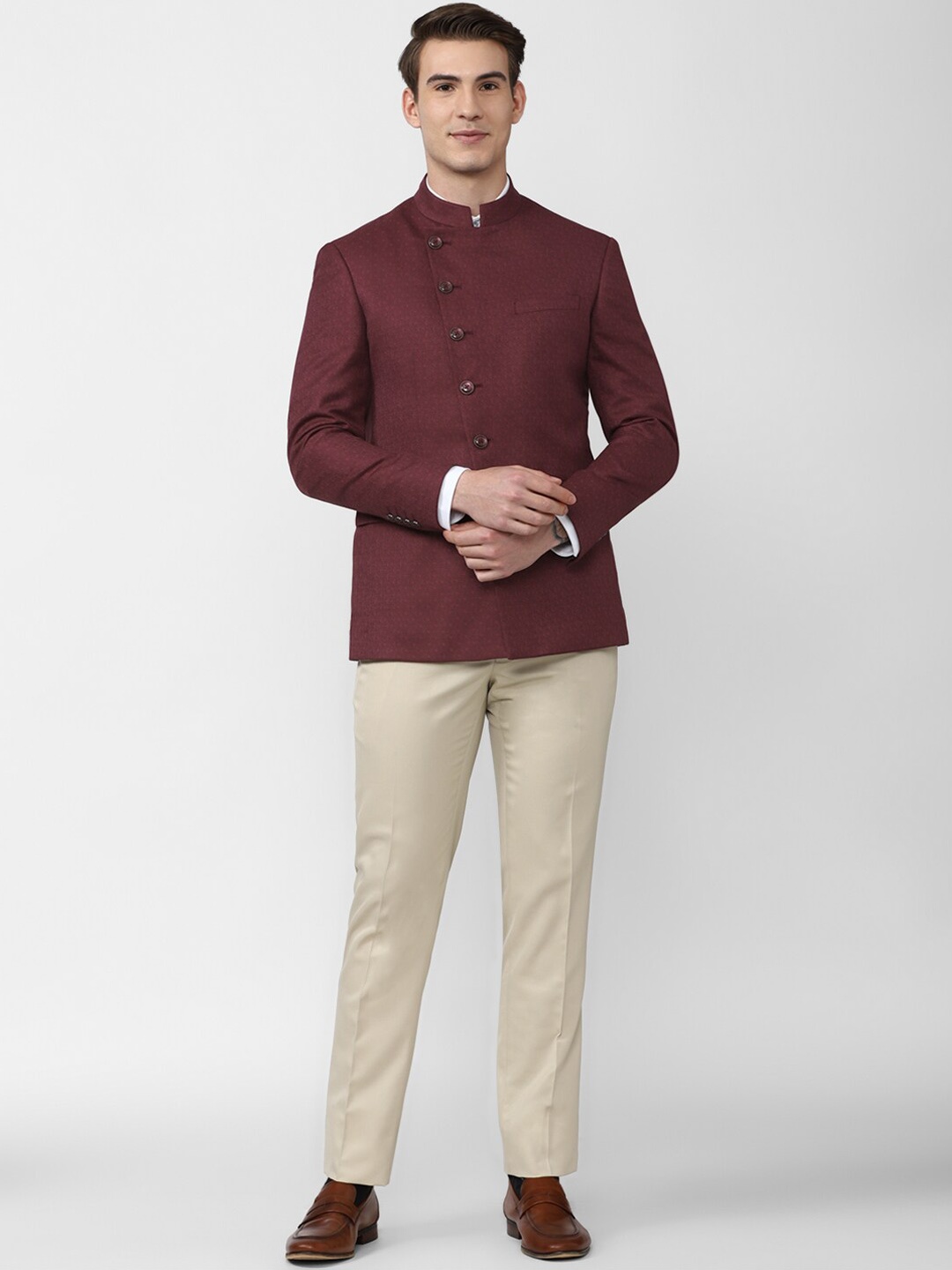 

Peter England Elite Men Maroon & Beige Solid Single-Breasted 2-Piece Formal Suit
