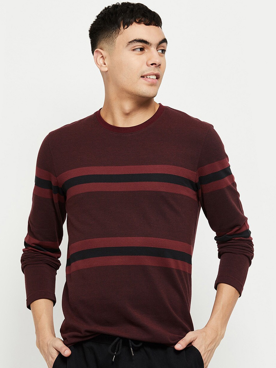 

max Men Burgundy Striped T-shirt