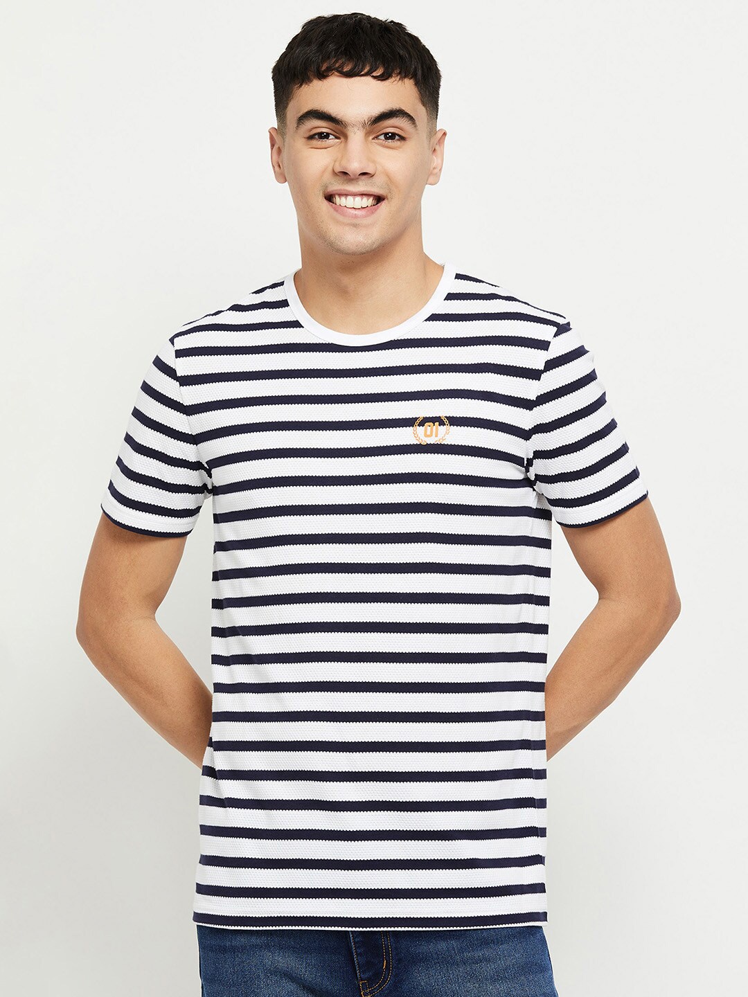 

max Men White Striped T-shirt