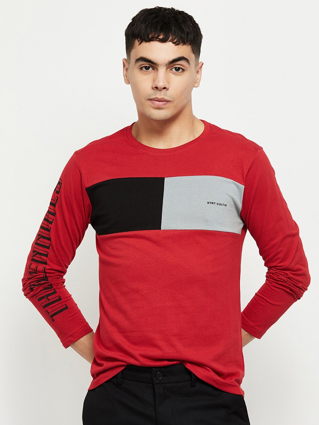 

max Men Red Colourblocked T-shirt