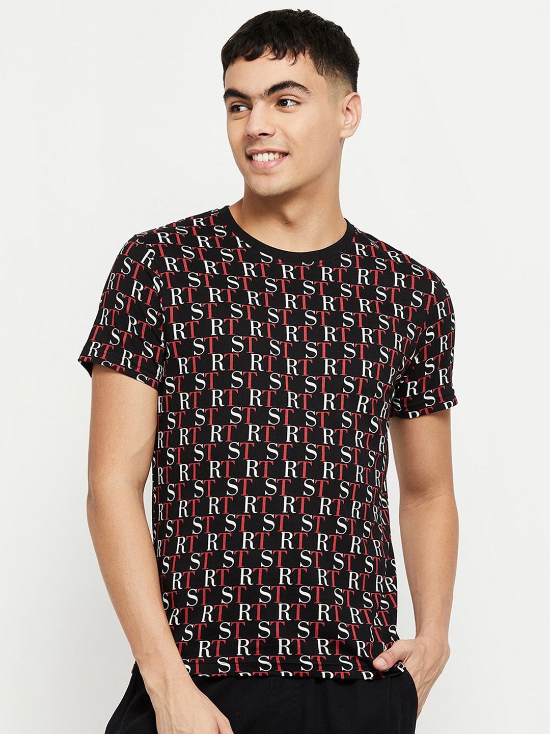 

max Men Black Printed T-shirt
