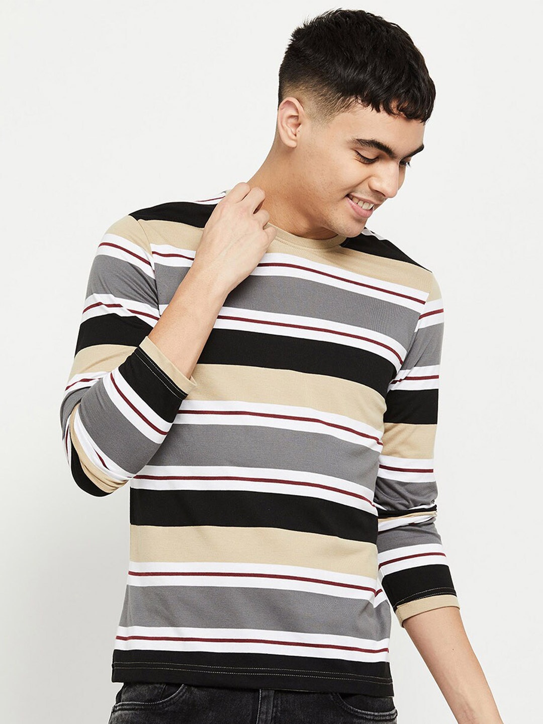 

max Men Beige & Black Striped T-shirt