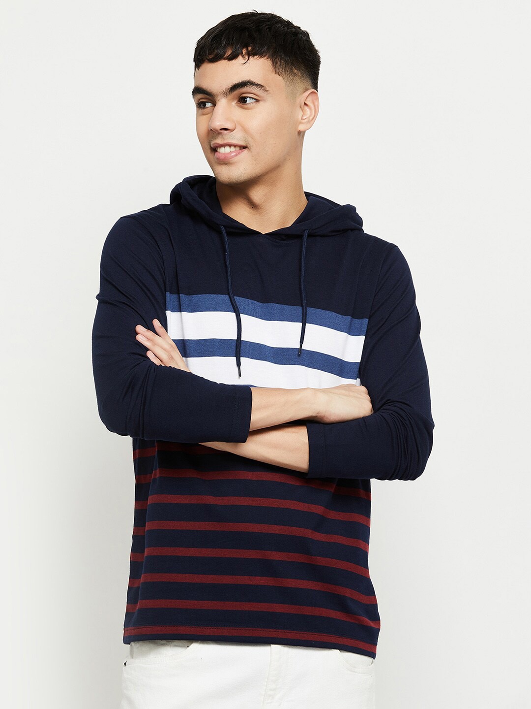 

max Men Blue Striped T-shirt