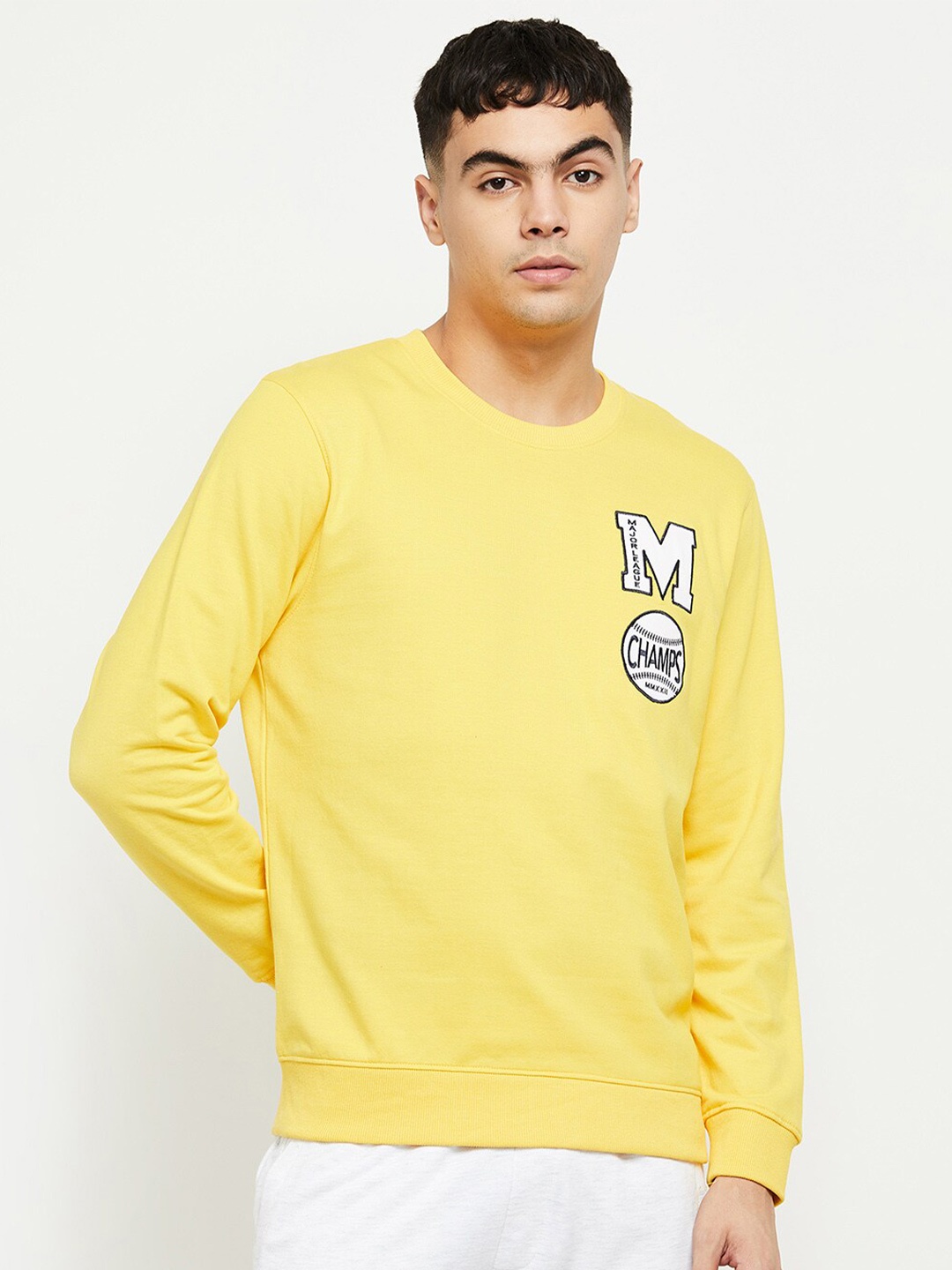 

max Men Yellow Solid Sweatshirt