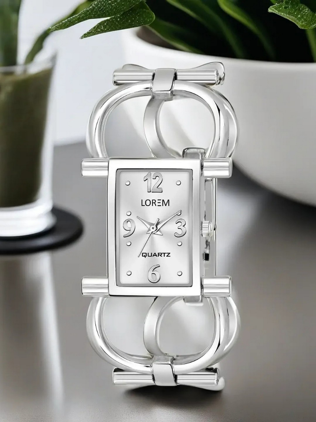 

LOREM Women Silver Toned Wrap Around Straps Analogue Watch