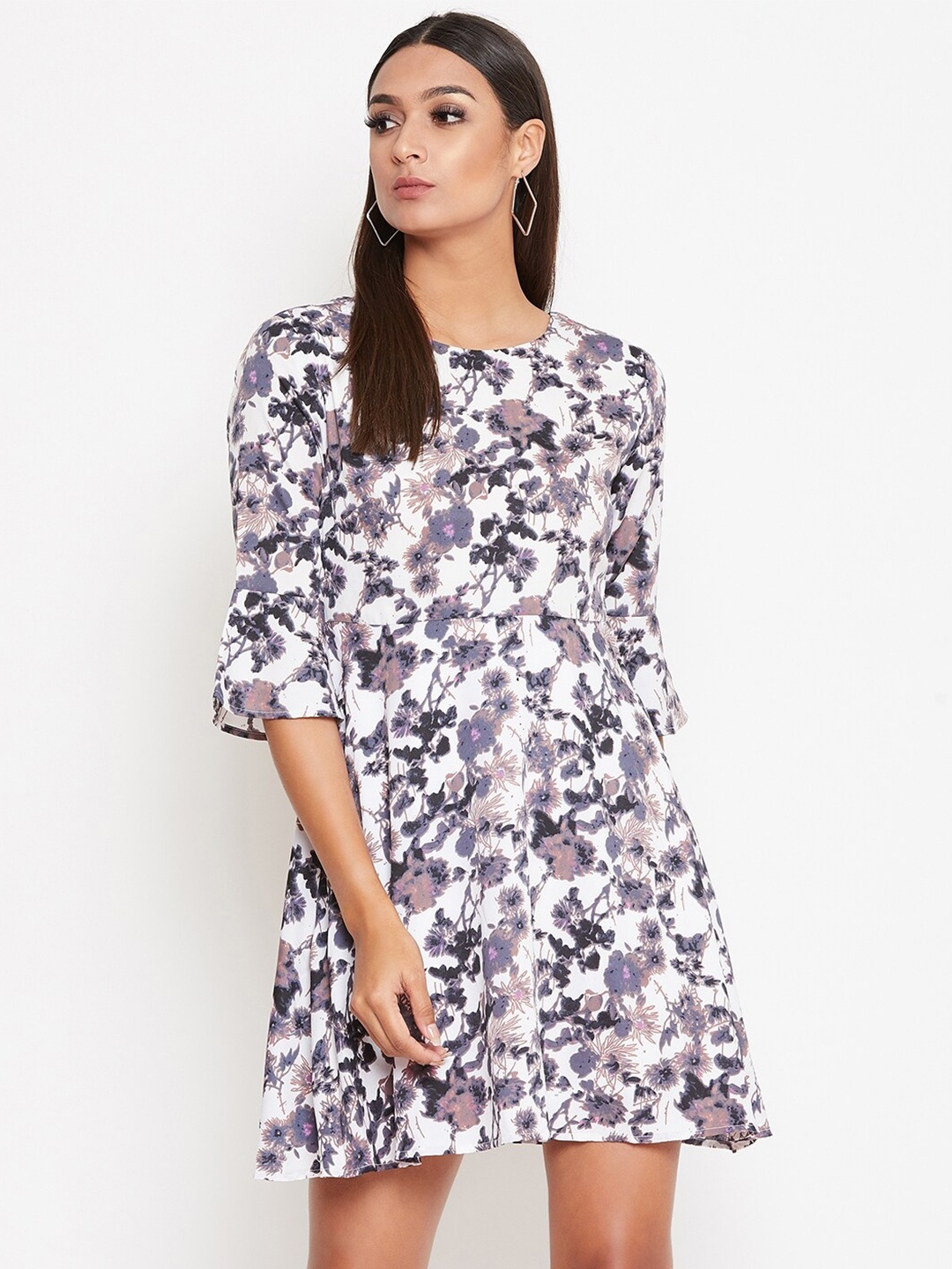 

La Zoire Women Off White & Grey Floral Crepe A-Line Dress